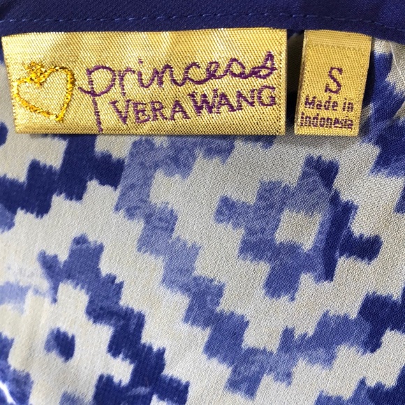 🌺Vera Wang Princess sheer Aztec tank top🌺 - Picture 4 of 4